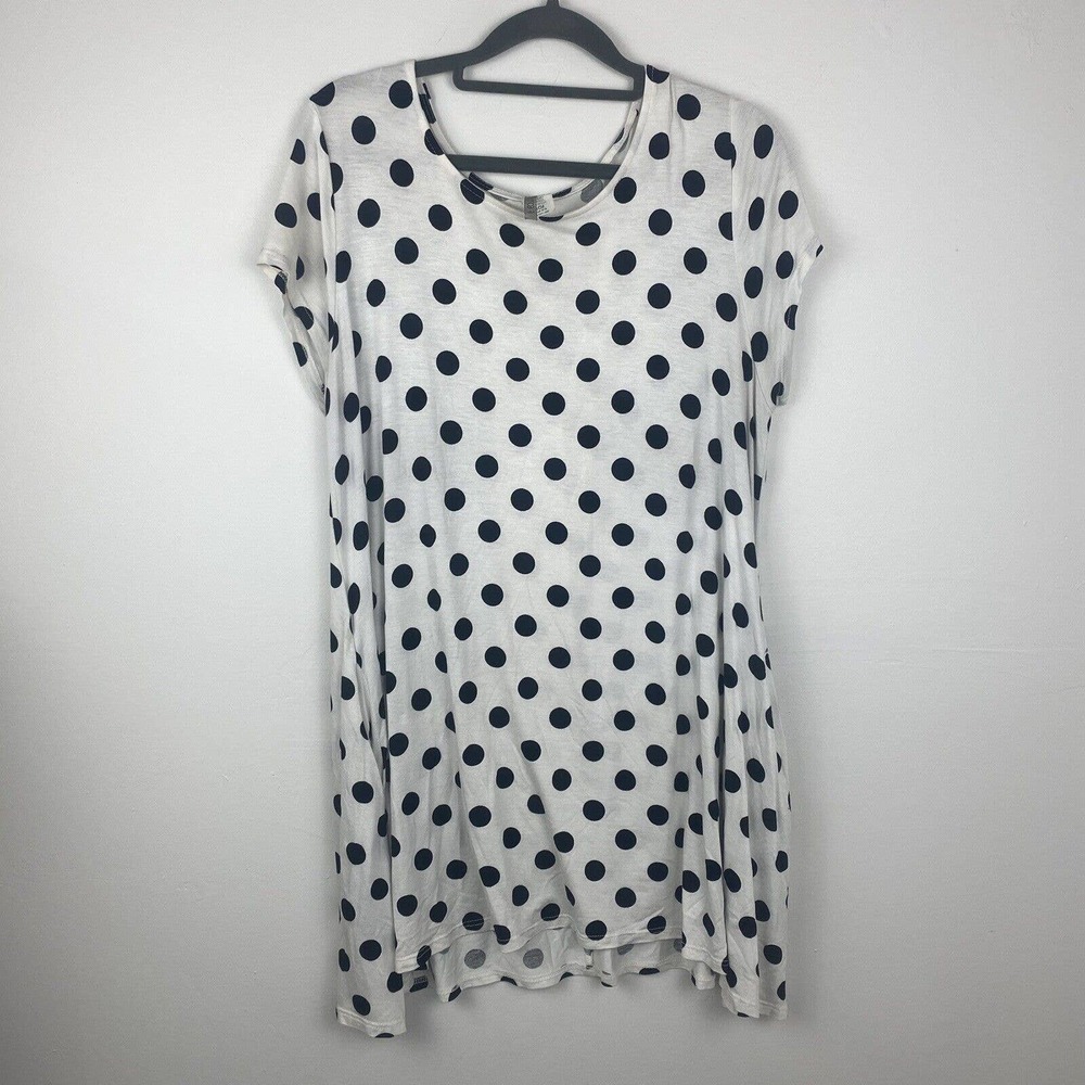 Moa USA White with Black Tunic polka dot Tunic Short sleeves Size M